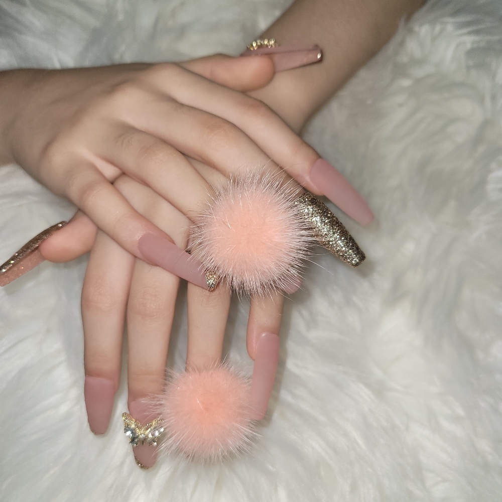Press on nails